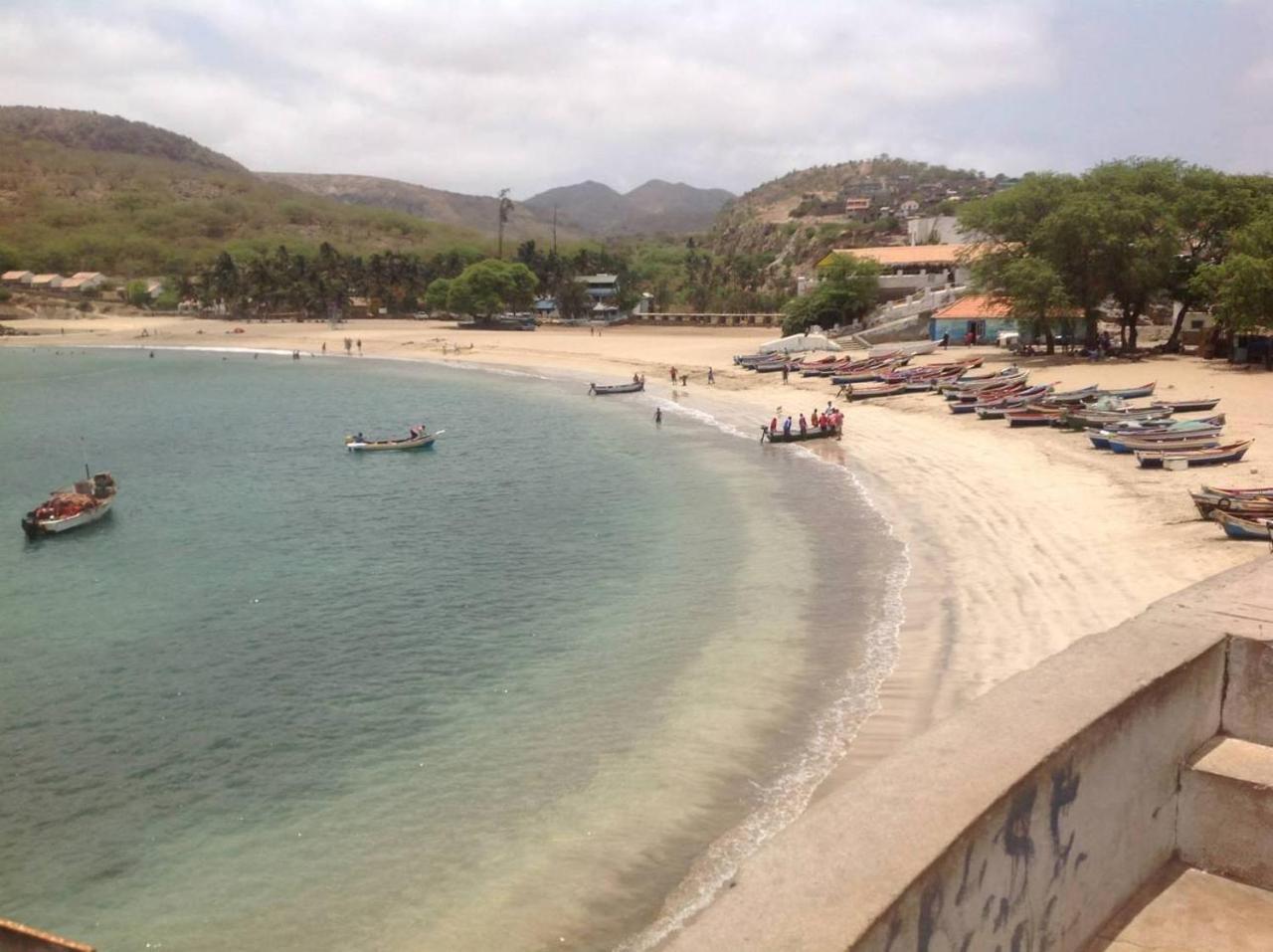 Casa Cabral : Big Apartment Next To The Beach Tarrafal  Luaran gambar