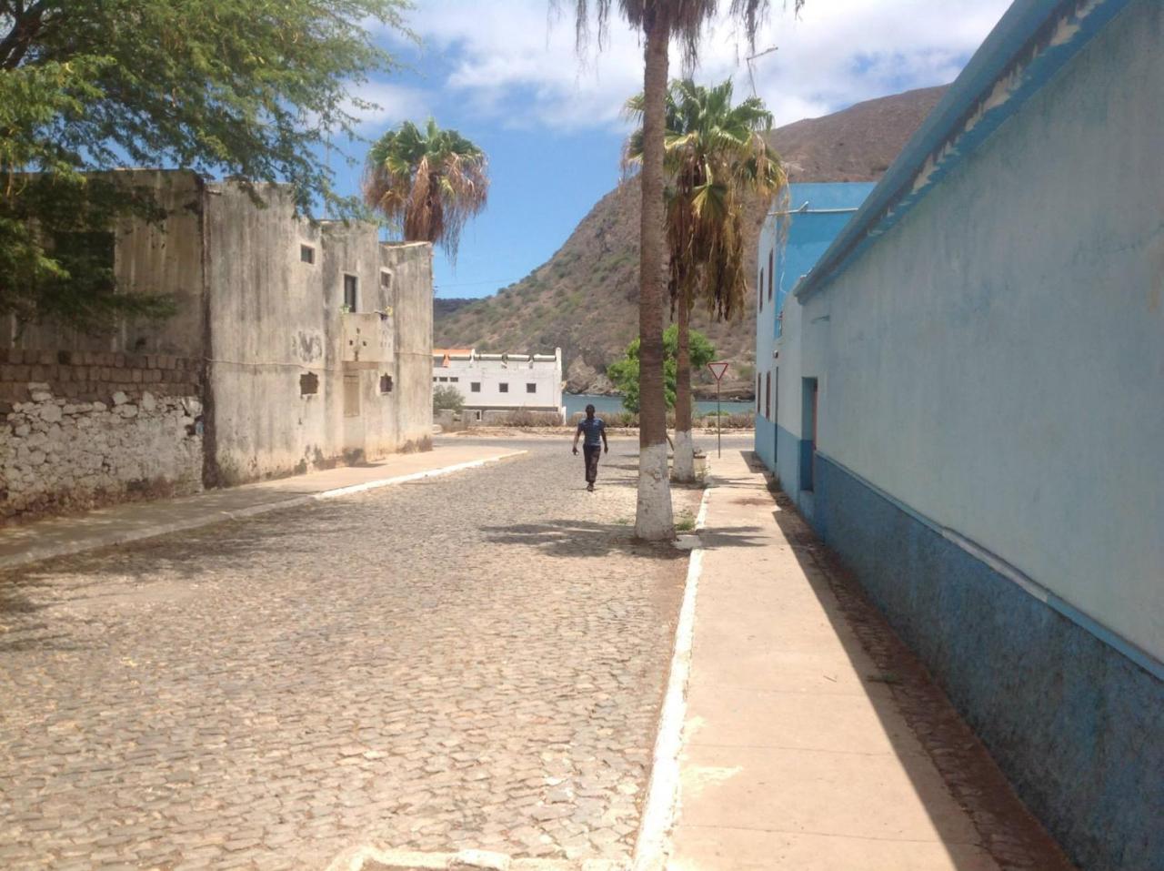 Casa Cabral : Big Apartment Next To The Beach Tarrafal  Luaran gambar