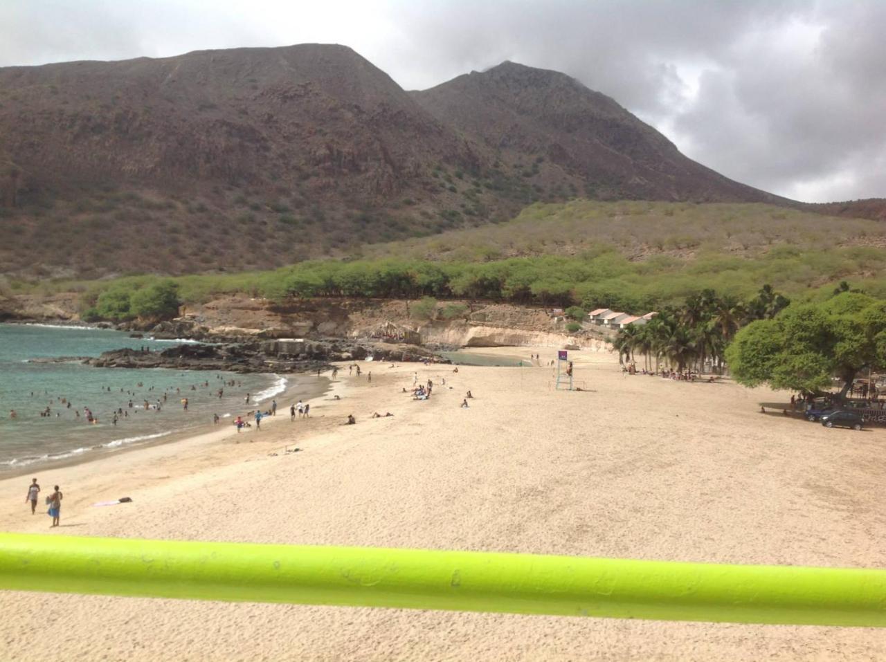 Casa Cabral : Big Apartment Next To The Beach Tarrafal  Luaran gambar