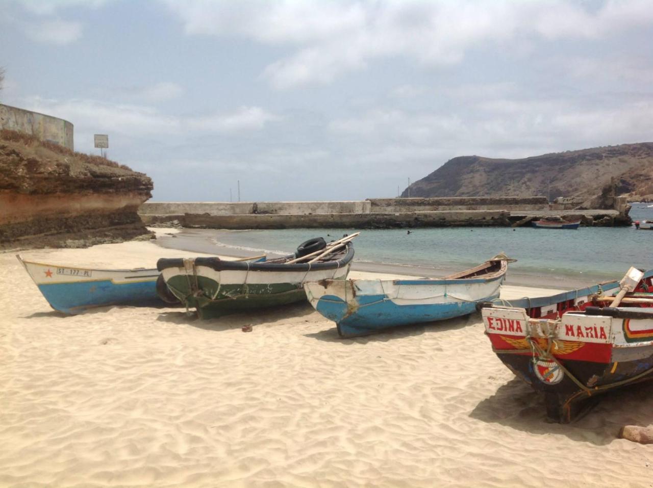 Casa Cabral : Big Apartment Next To The Beach Tarrafal  Luaran gambar